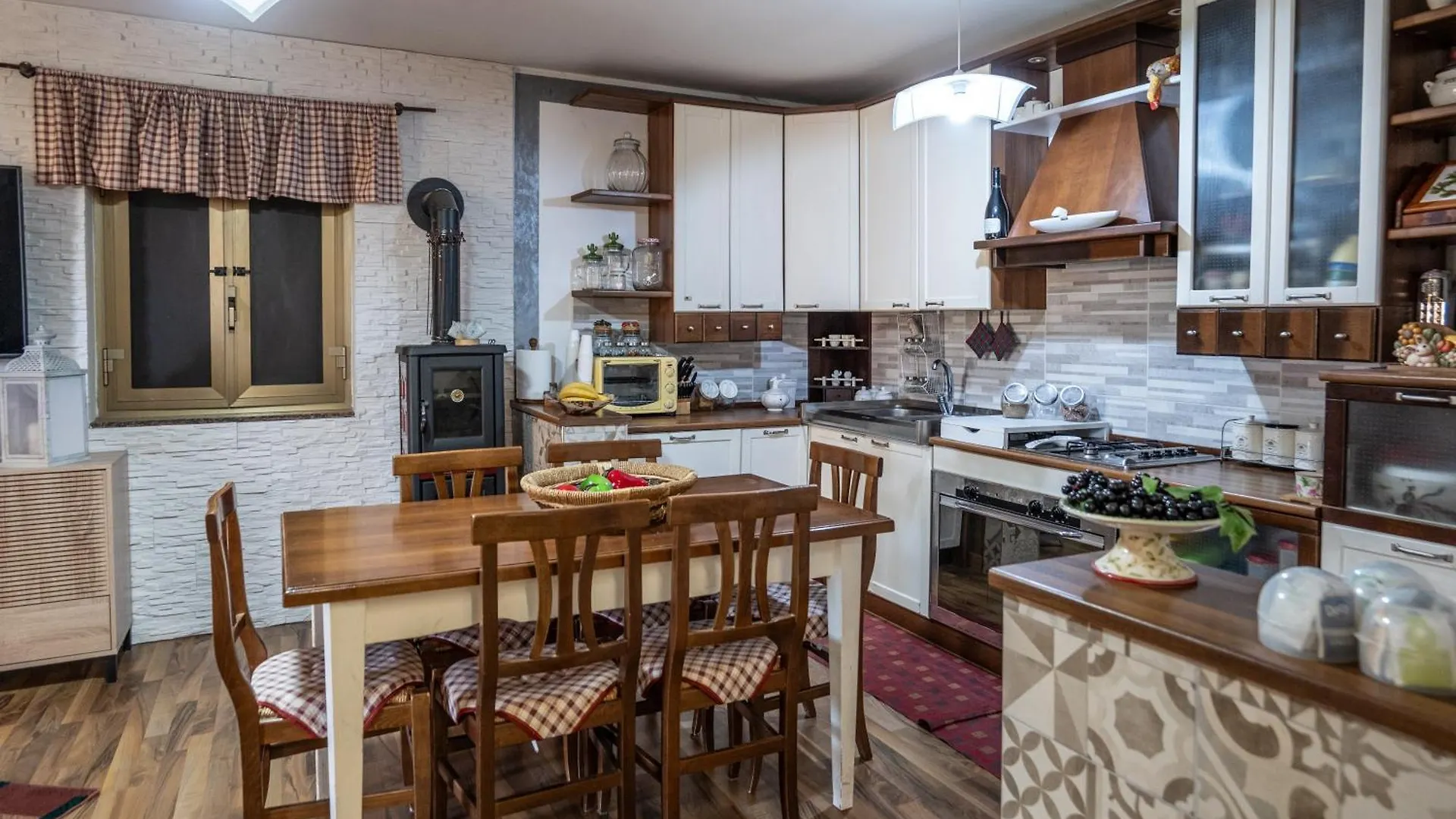 Villa Aperta Campagna Nicosia Italy